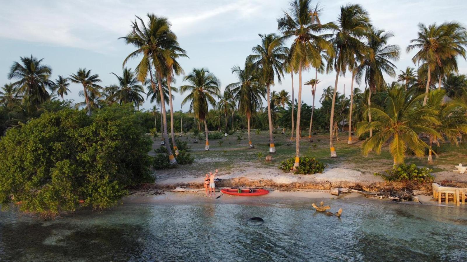 Tintipan Island Santa Lova Eco-Hostel Isla Tintipan المظهر الخارجي الصورة